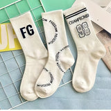 Eight Pairs of Trendy Men's Graffiti Sports Socks for Students, Fashionable and Versatile
