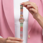Swatch Turner's Scarlet Sunset Montre Unisexe à Quartz SO28Z700