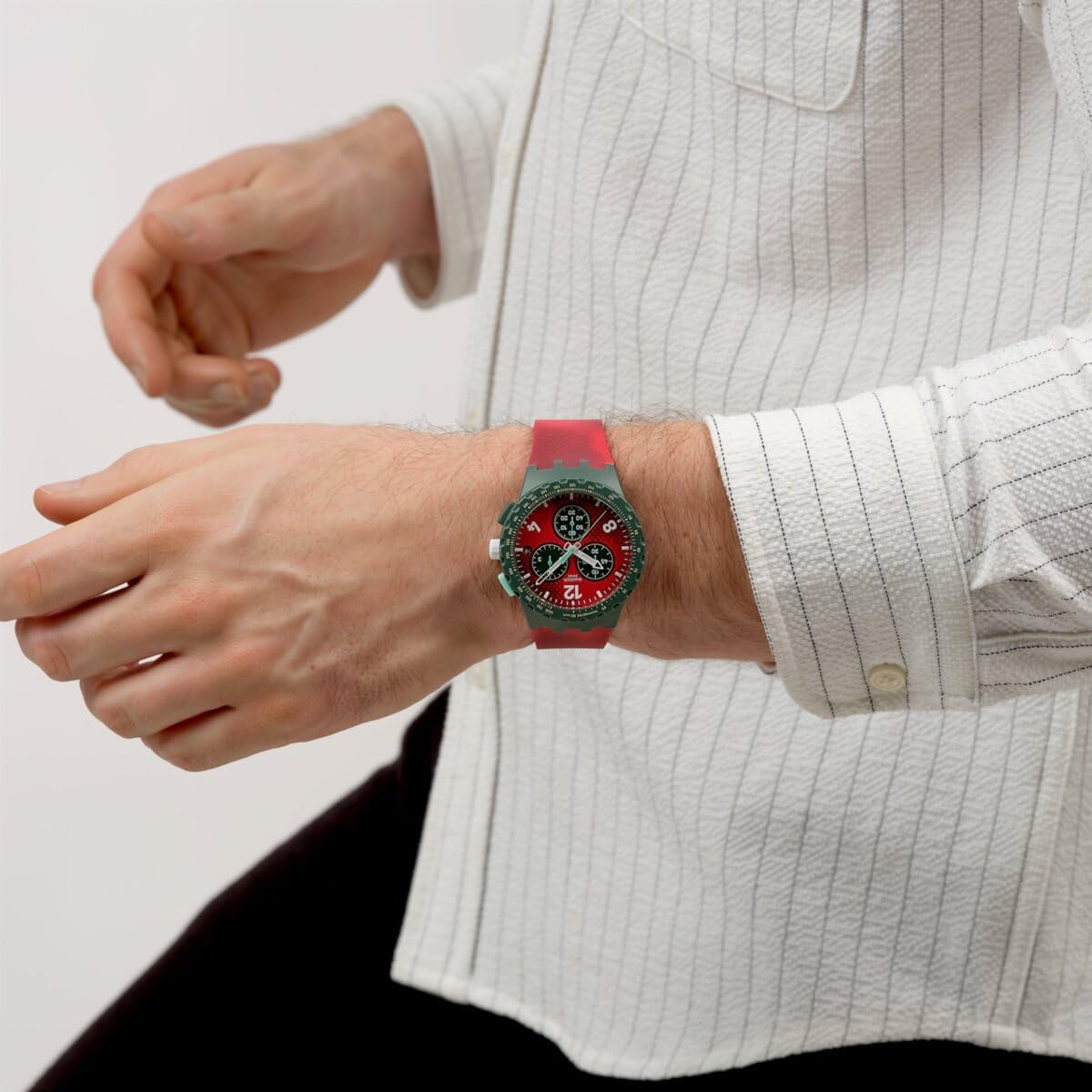 Swatch CRIMSON FOLIAGE Montre Unisexe à Quartz SUSG410